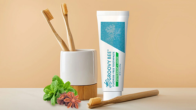 Groovy Bee All-Natural Fluoride-Free Toothpaste (Peppermint + Anise)